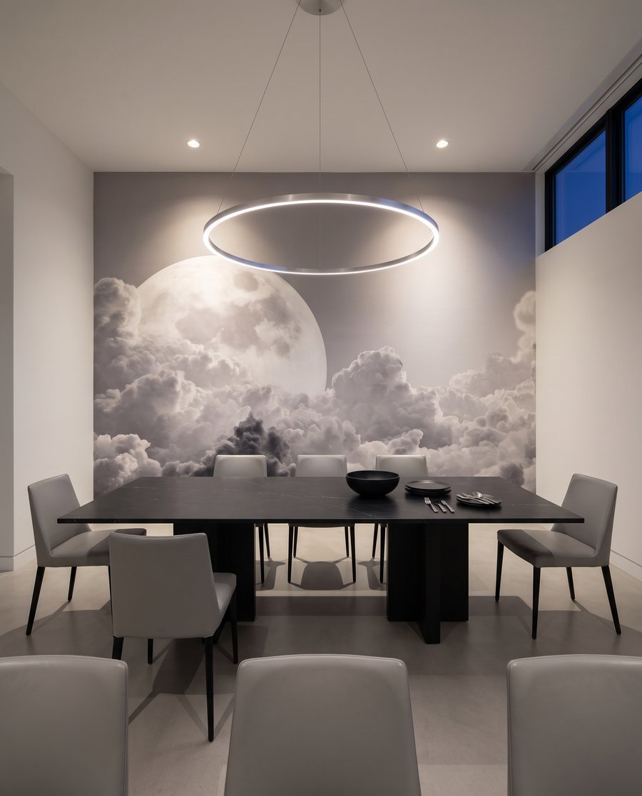 Luna llena sobre nubes — interior 5