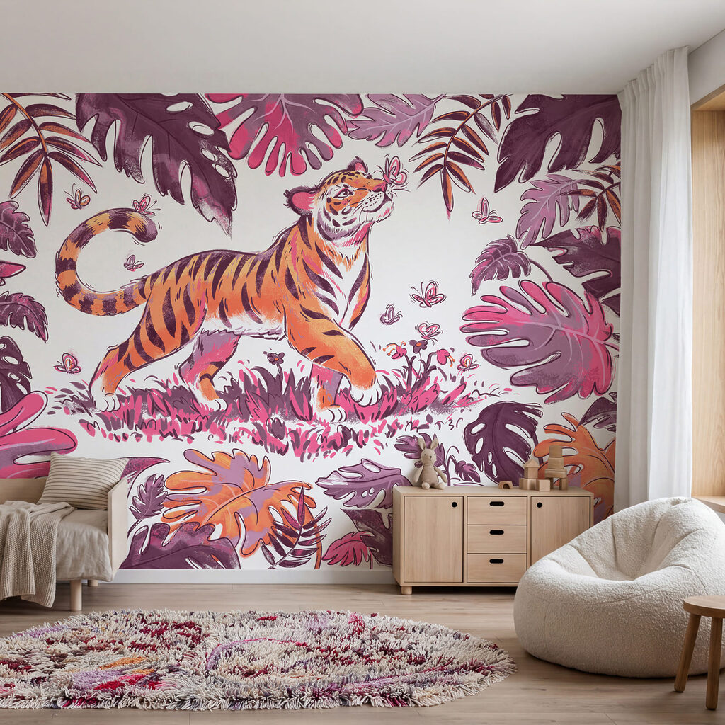 Tigre entre hojas tropicales — interior 1