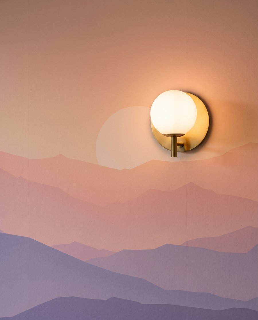 Sol bajo entre montañas — detalle
