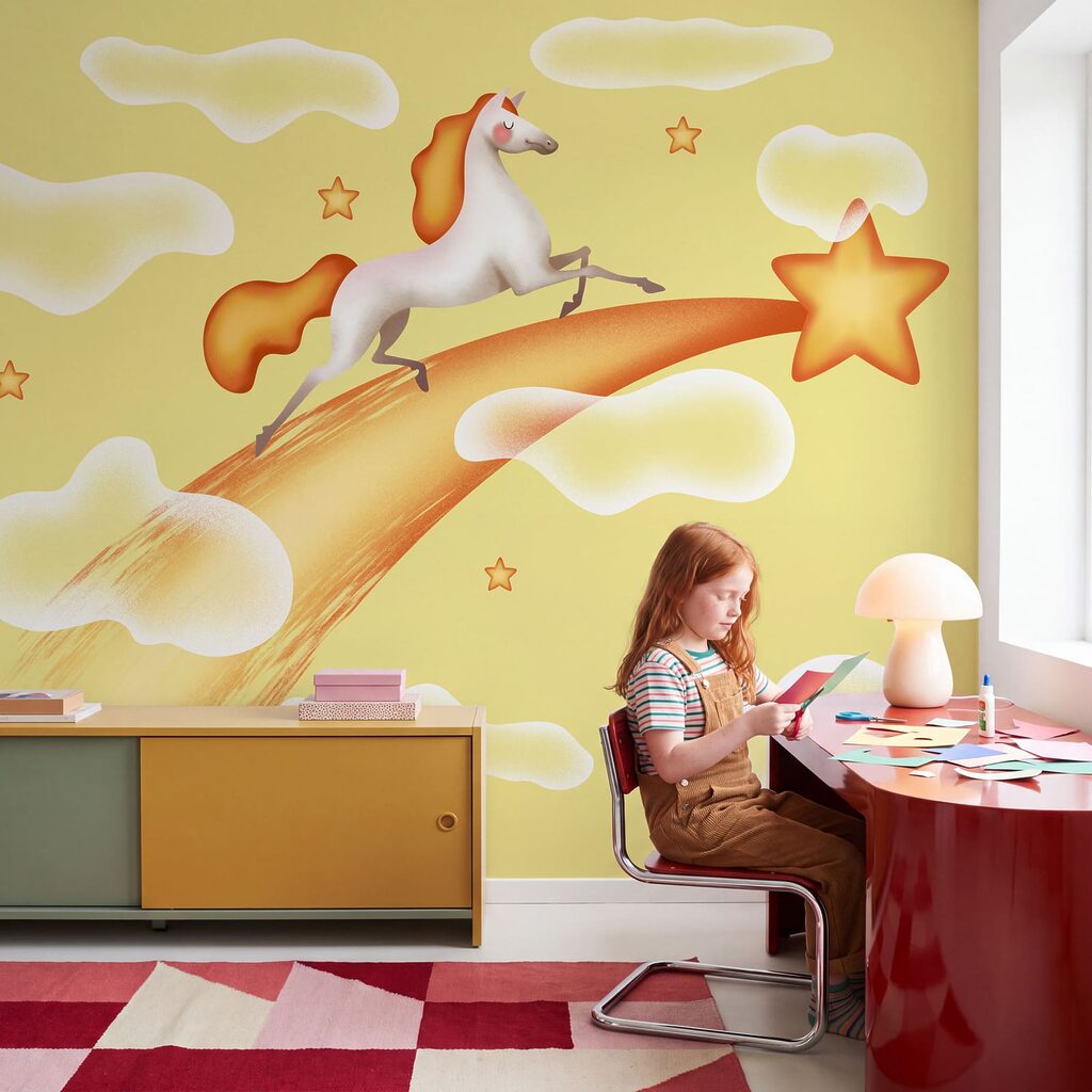 Unicornio sobre estrella fugaz en un interior