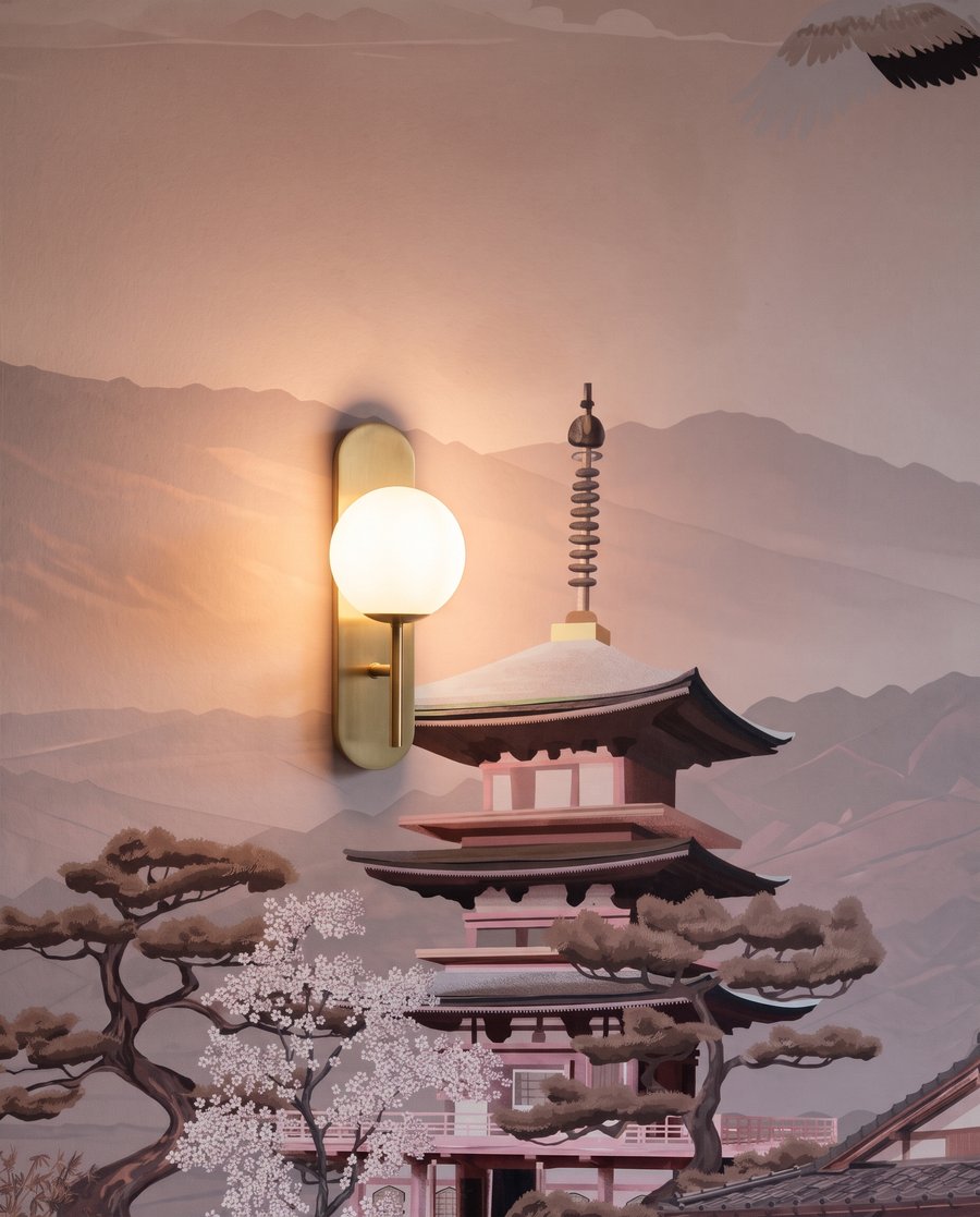 Pagoda ante una montaña — detalle