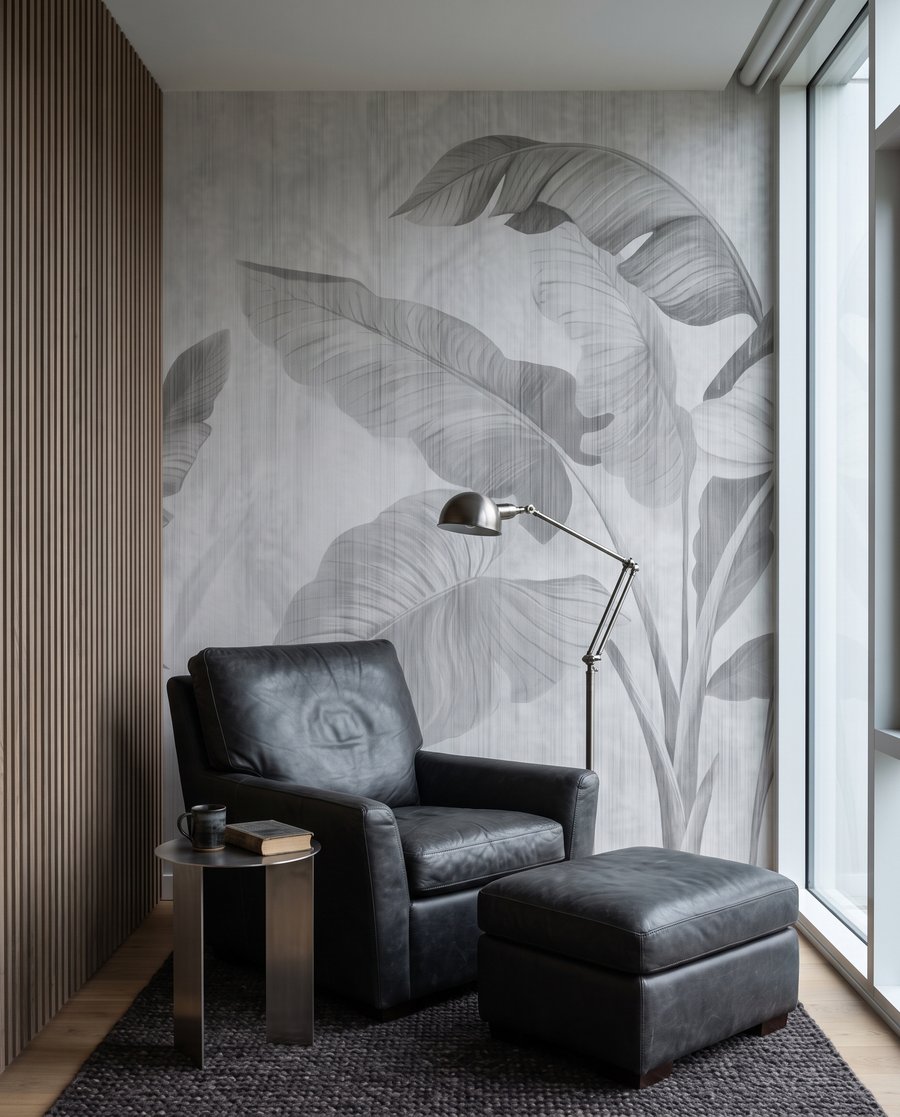 Hojas grandes sobre blanco — interior 4
