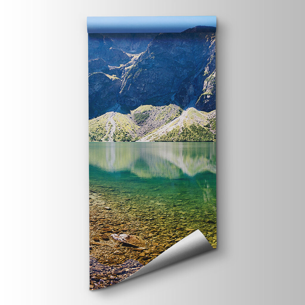 Lago claro entre rocas — vista del producto