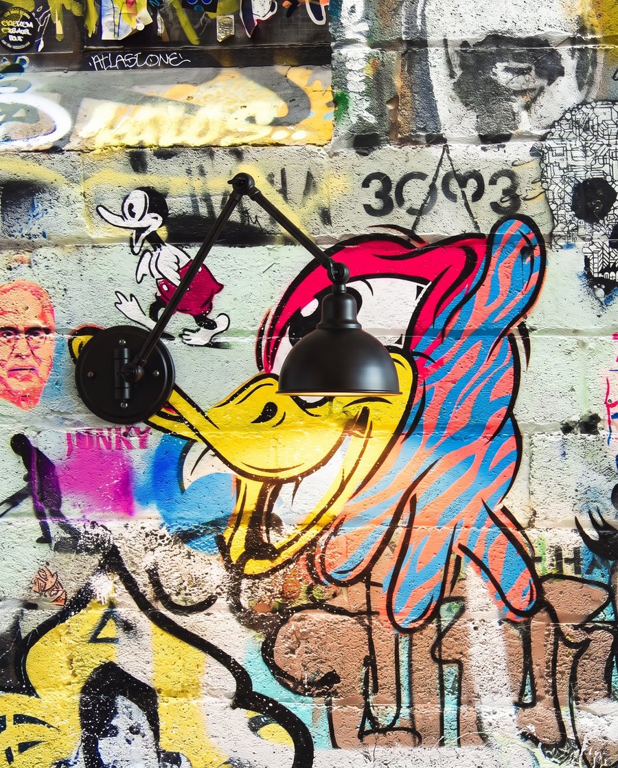 Collage de rostros urbanos — detalle