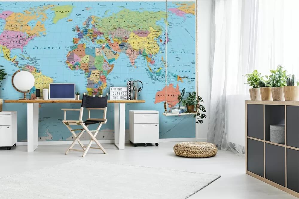 Mapa del mundo colorido en un interior