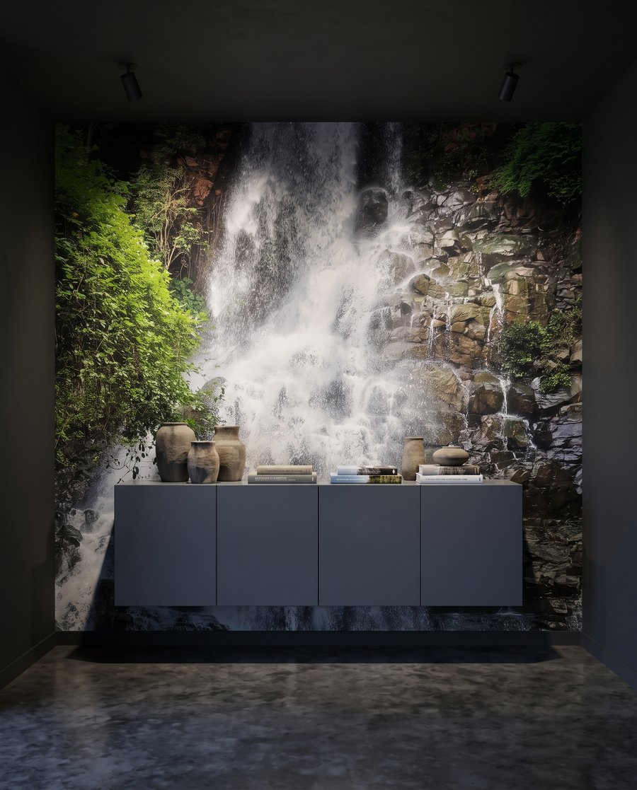 Cascada entre rocas oscuras — interior 4