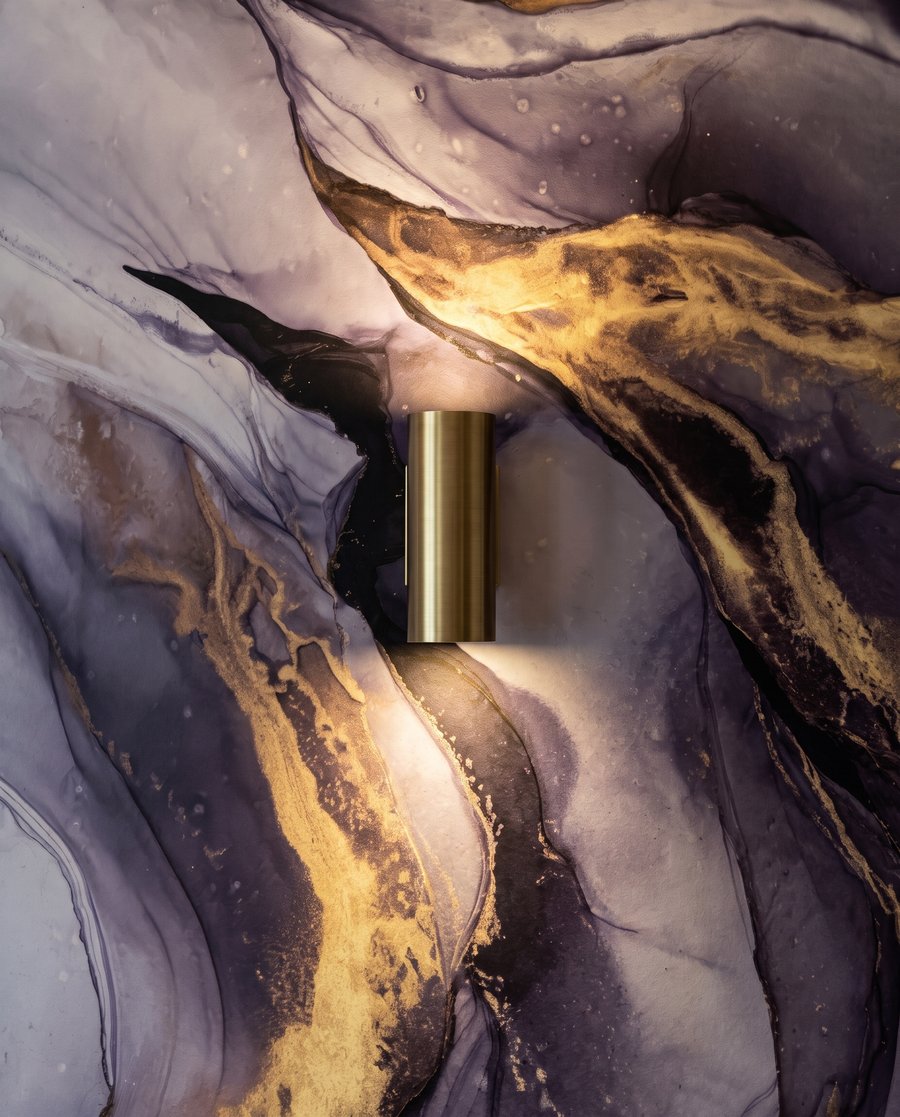 Vetas doradas fluidas — detalle