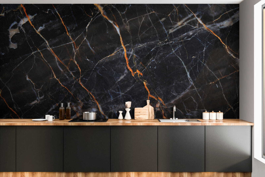 Vetas cobrizas sobre negro — interior 7