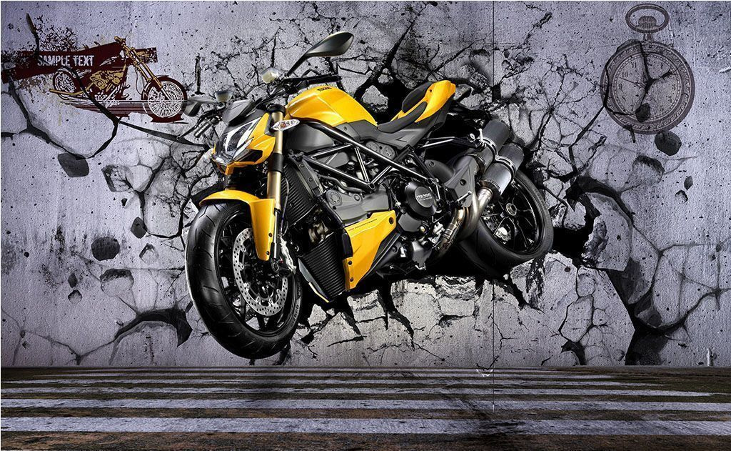 Moto contra la pared en un interior