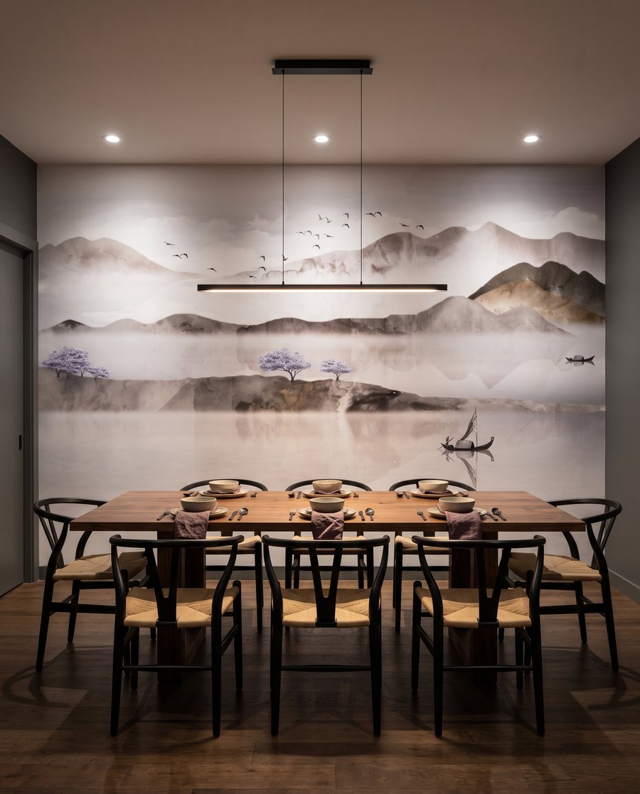 Reflejo entre montañas pálidas — interior 5