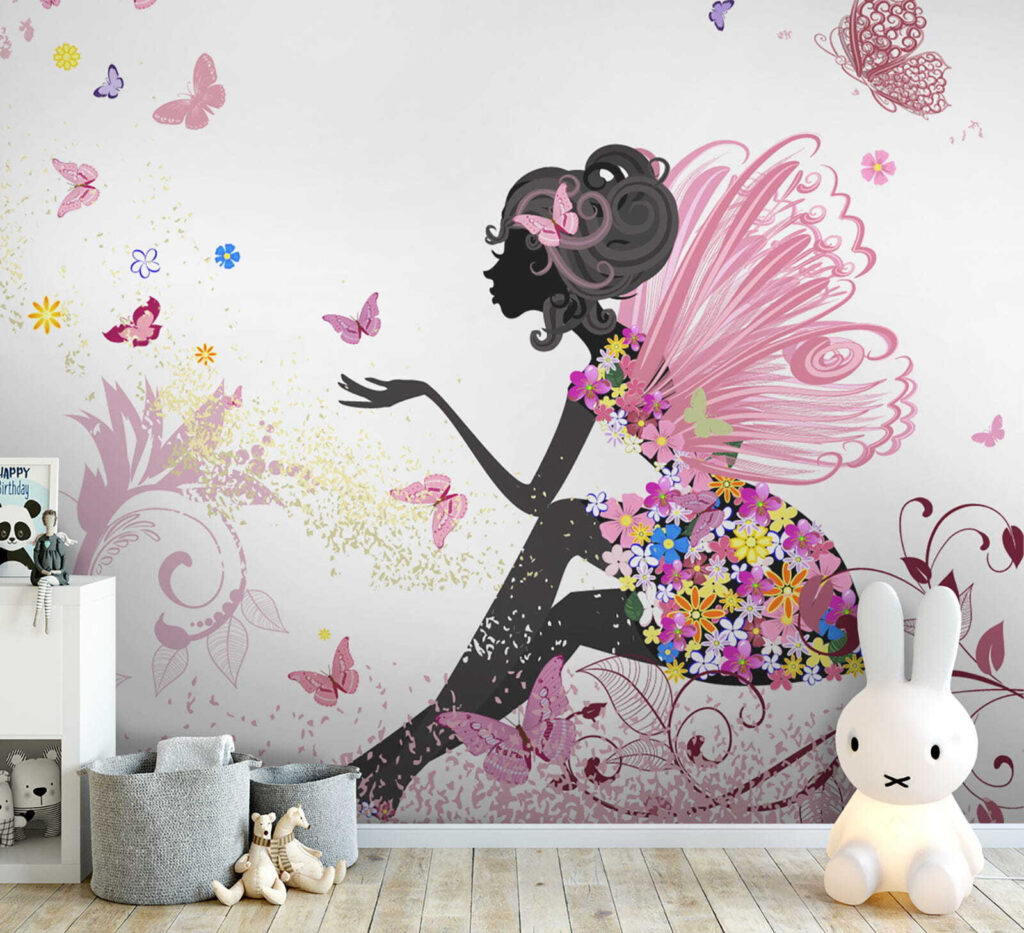 Hada entre flores en un interior