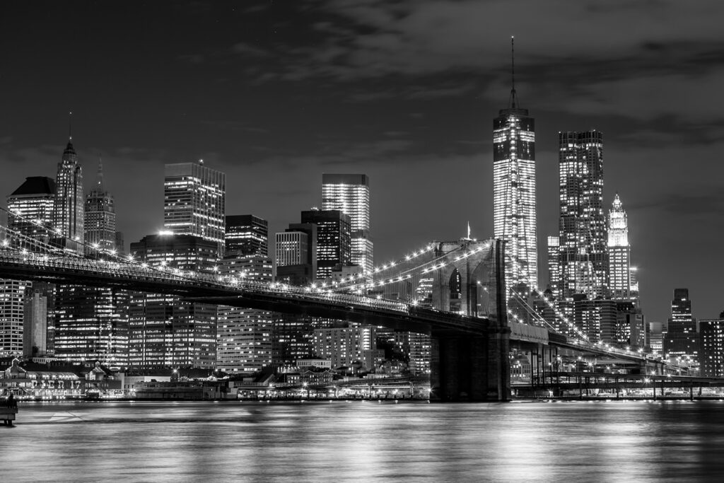 Puente nocturno en gris — diseño completo
