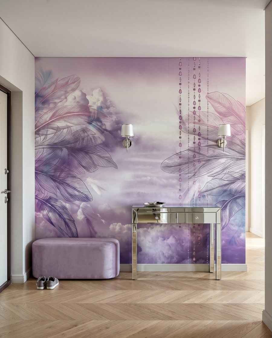 Columpio morado entre plumas — interior 7