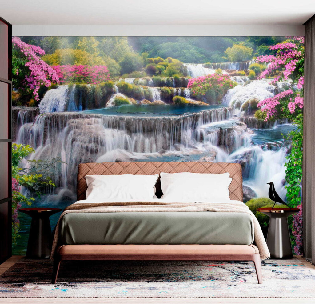 Cascada entre arbustos rosas — interior 2