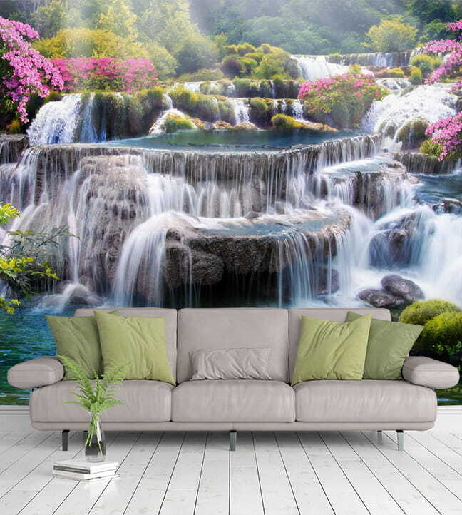 Cascada entre arbustos rosas — interior 5