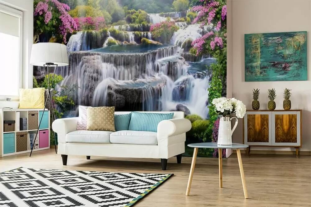 Cascada entre arbustos rosas — interior 1