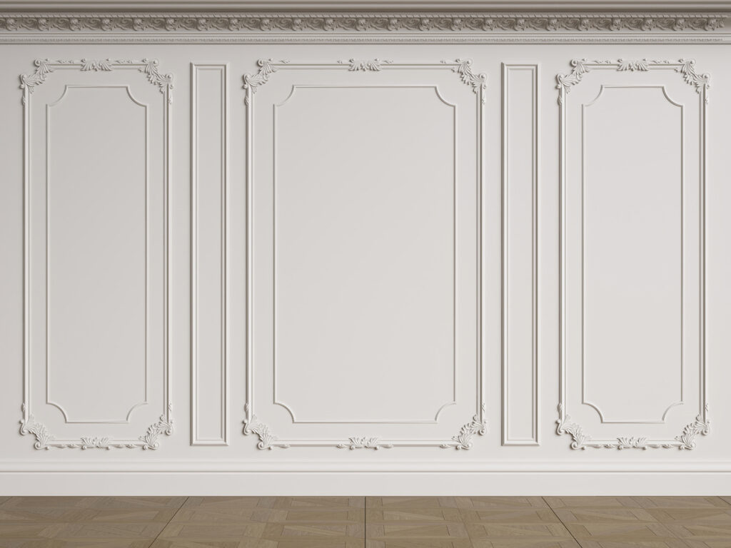 Pared tranquila con molduras — diseño completo