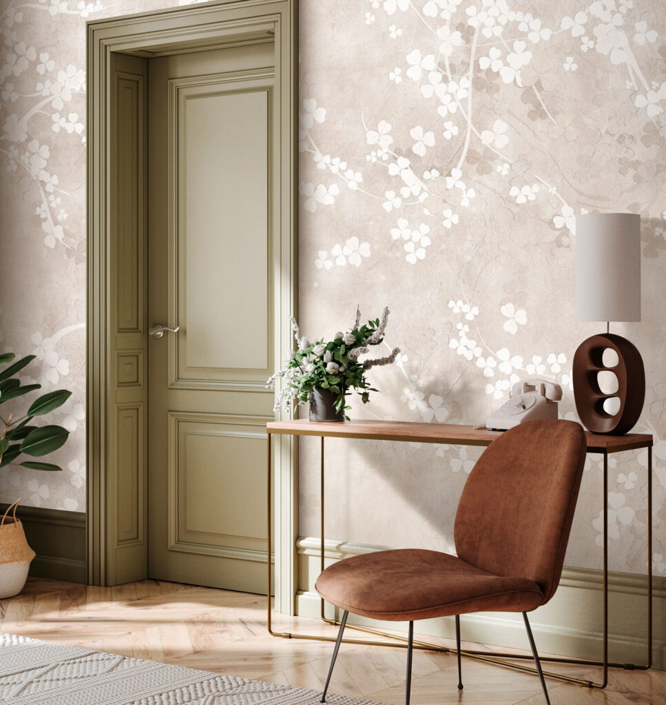 Flores blancas en pátina en un interior