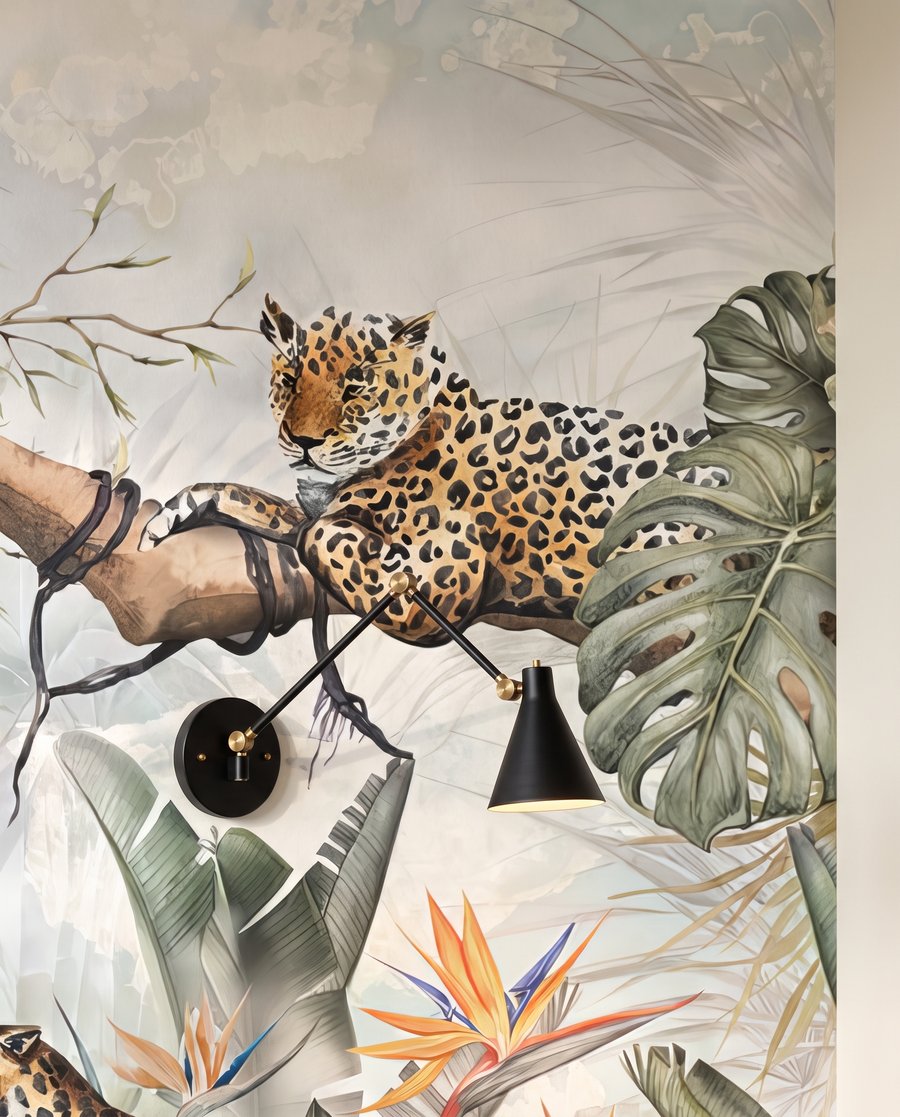 Leopardos entre palmeras — detalle
