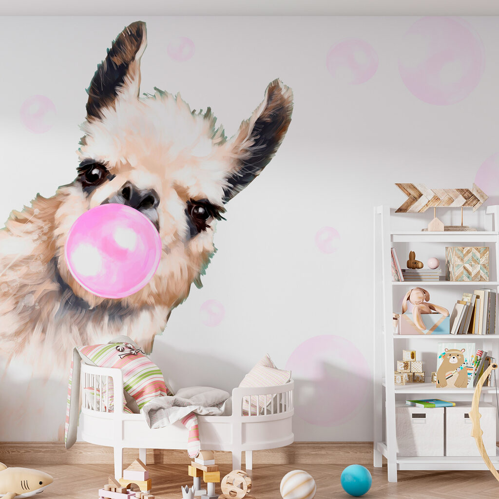 Llama hace una pompa en un interior