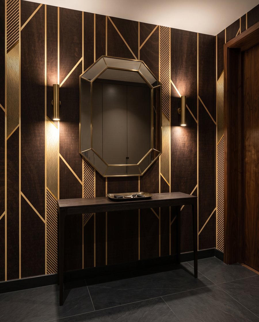Líneas doradas sobre marrón — interior 4