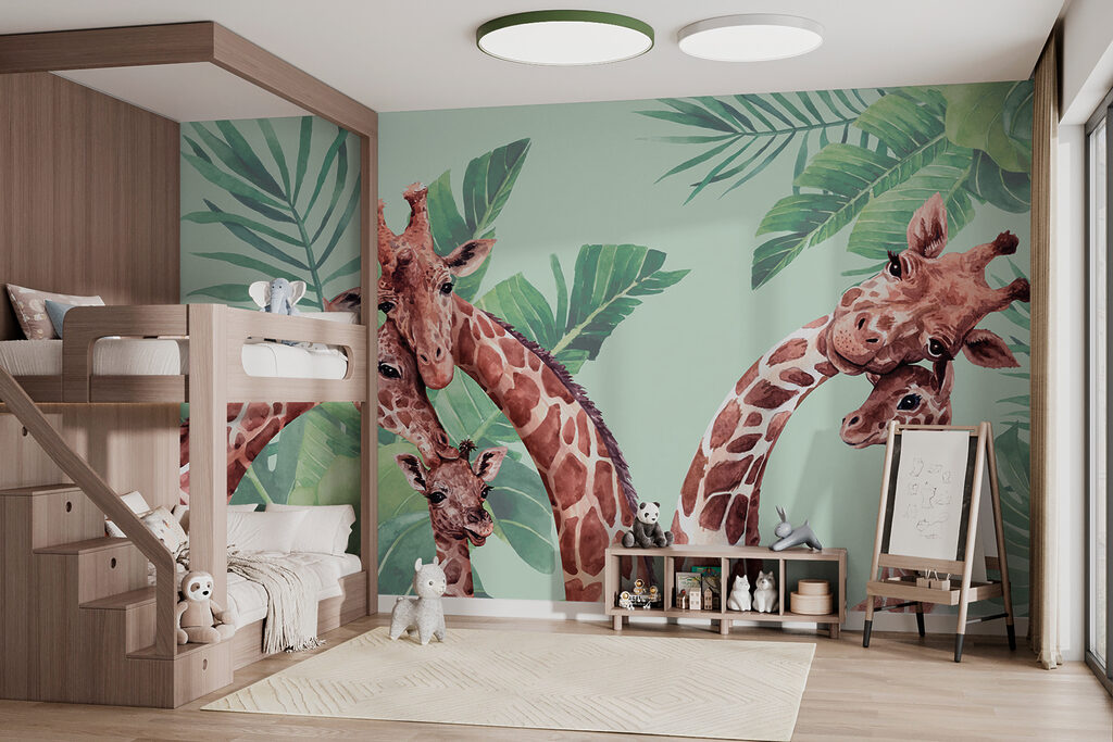 Tres jirafas entre hojas — interior 1