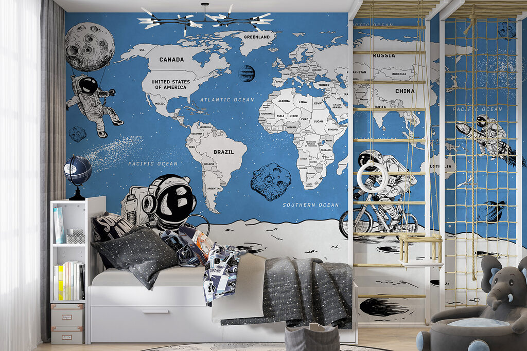 Astronautas ante un mapa en un interior