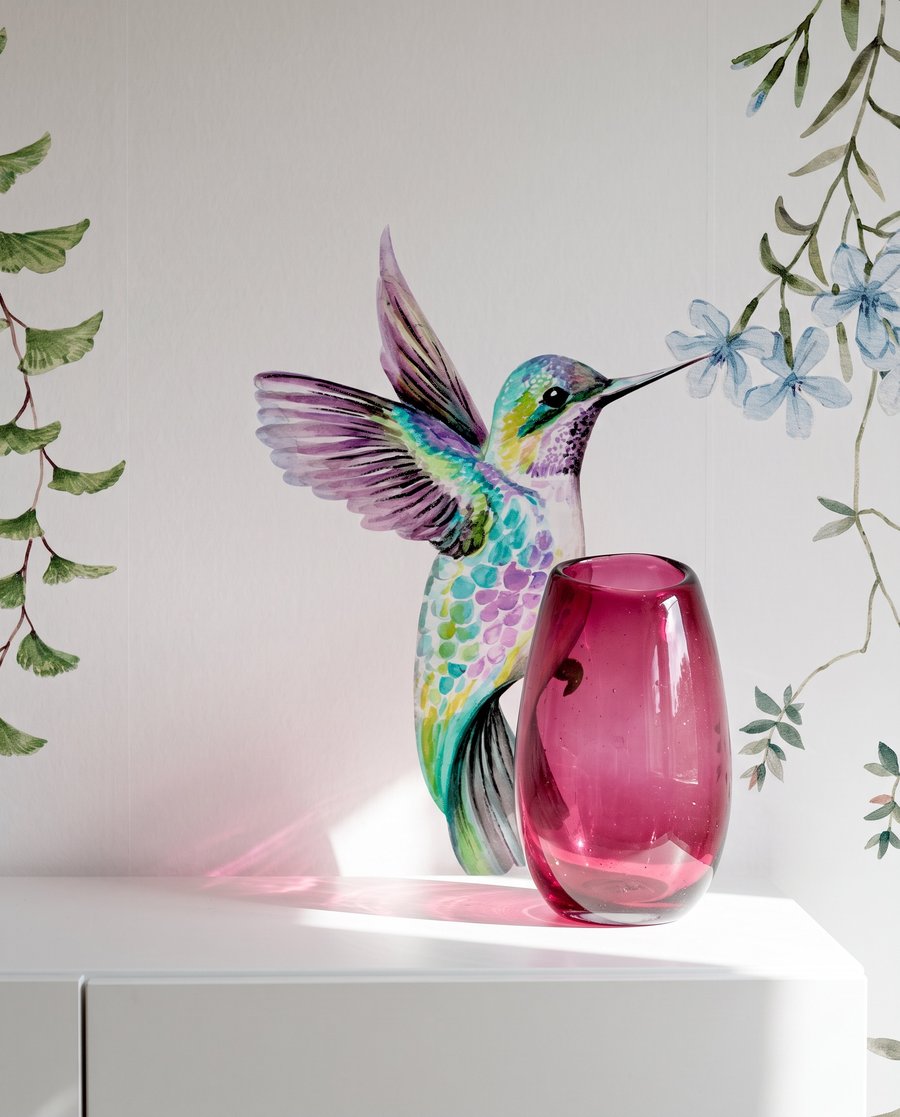 Colibríes bajo guirnaldas — detalle