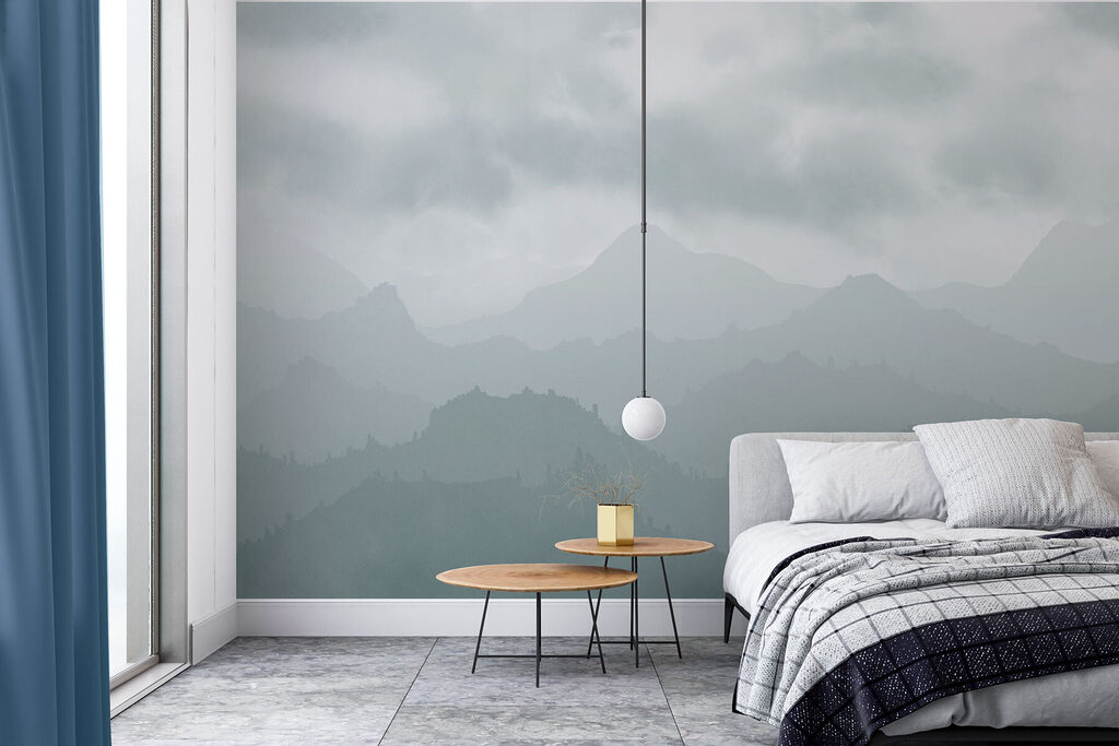 Montañas boscosas bajo nubes — interior 1