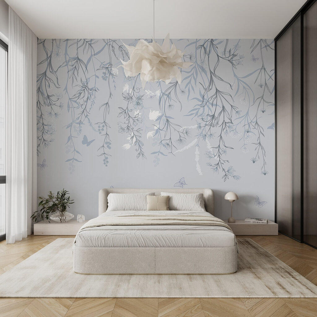Ramas colgantes con mariposas en un interior