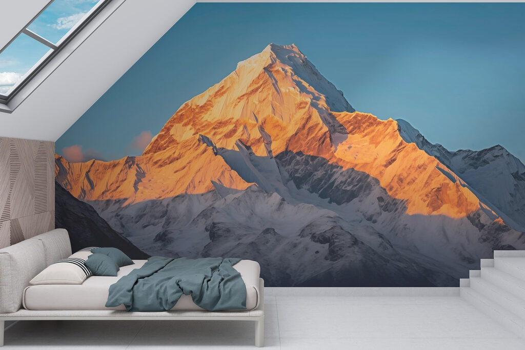 Cumbre en sol dorado — interior 1