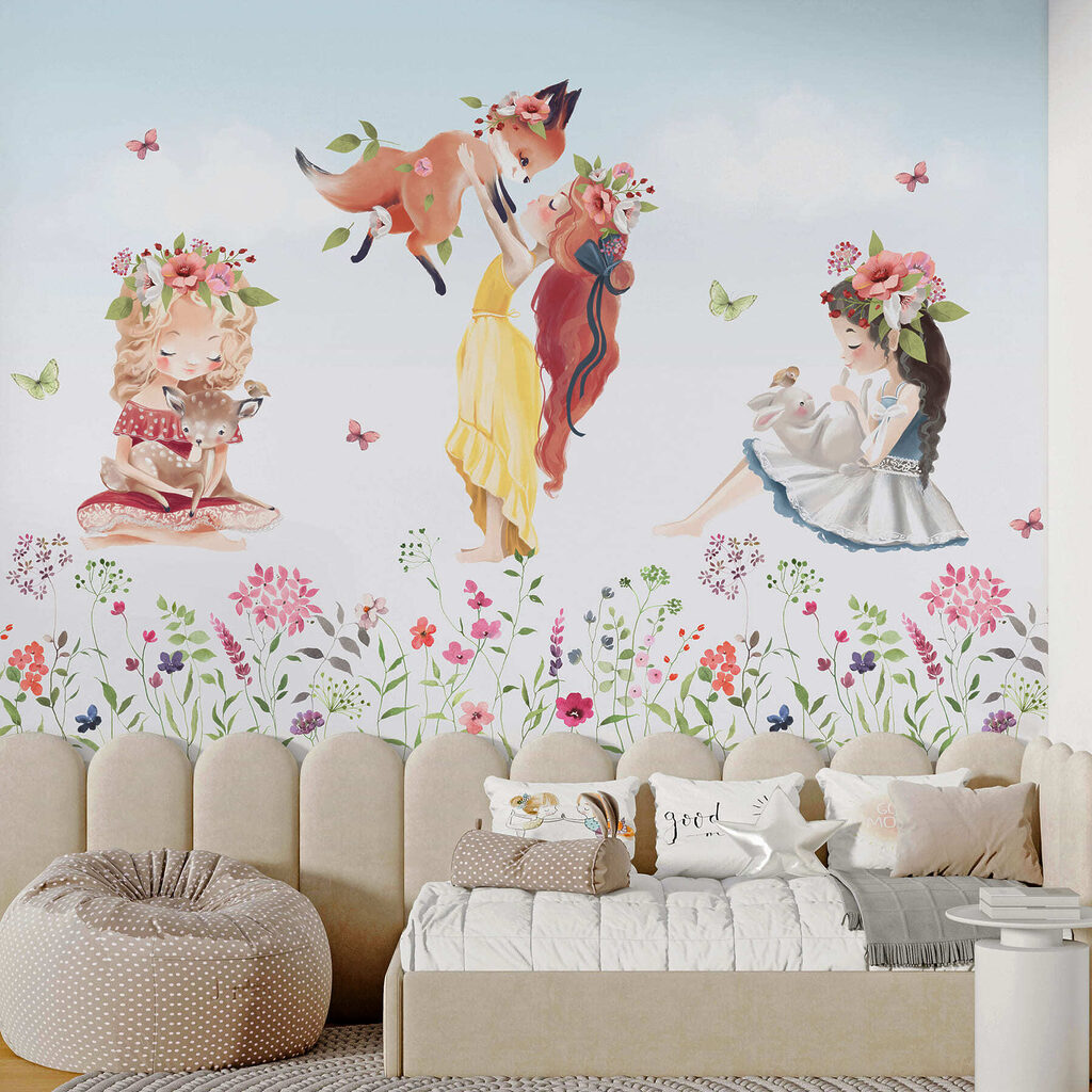 Niñas entre flores en un interior