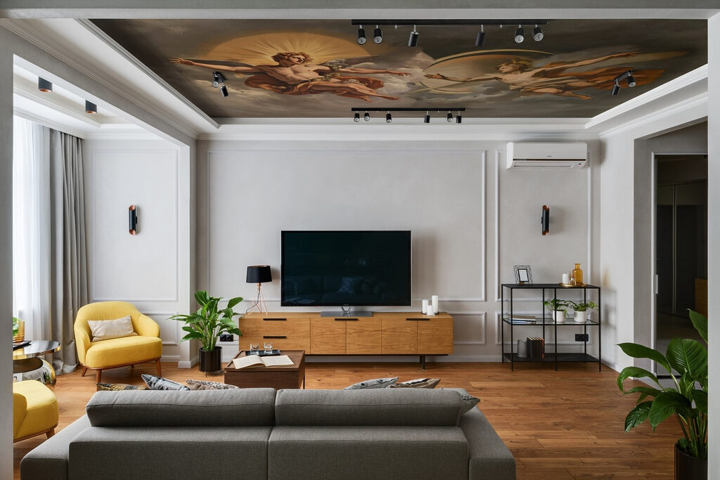 Figuras entre nubes pintadas — interior 5