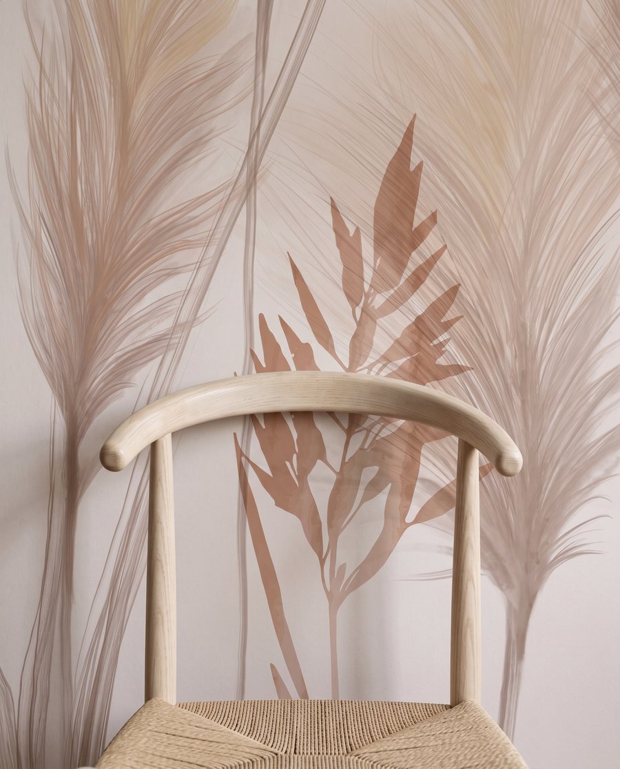 Plumas beige sobre blanco — detalle