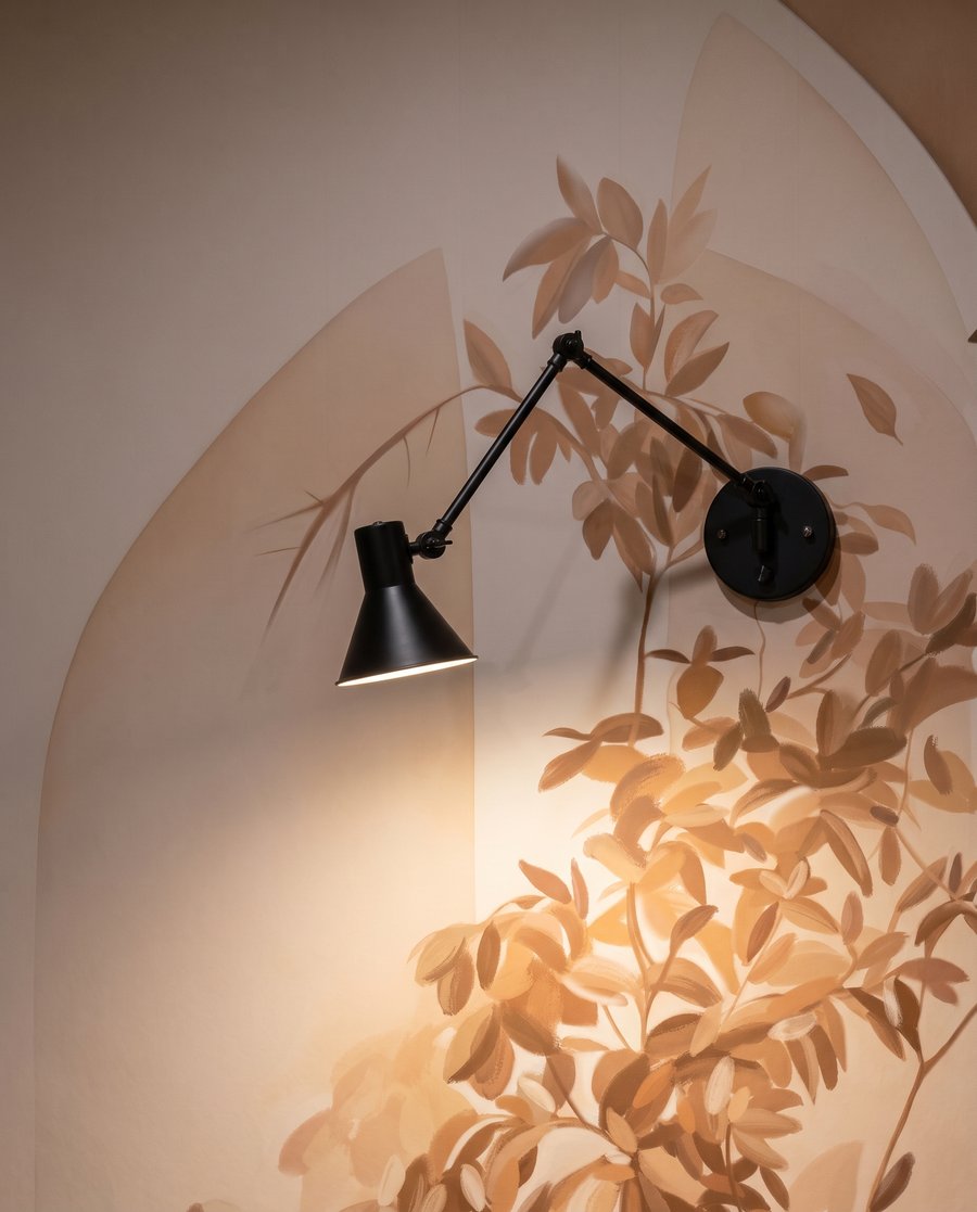 Ramas bajo un arco — detalle